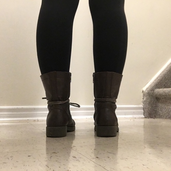 Cute brown boots - Picture 3 of 5